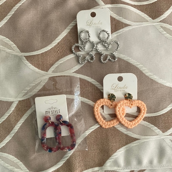 Earrings - Picture 1 of 11